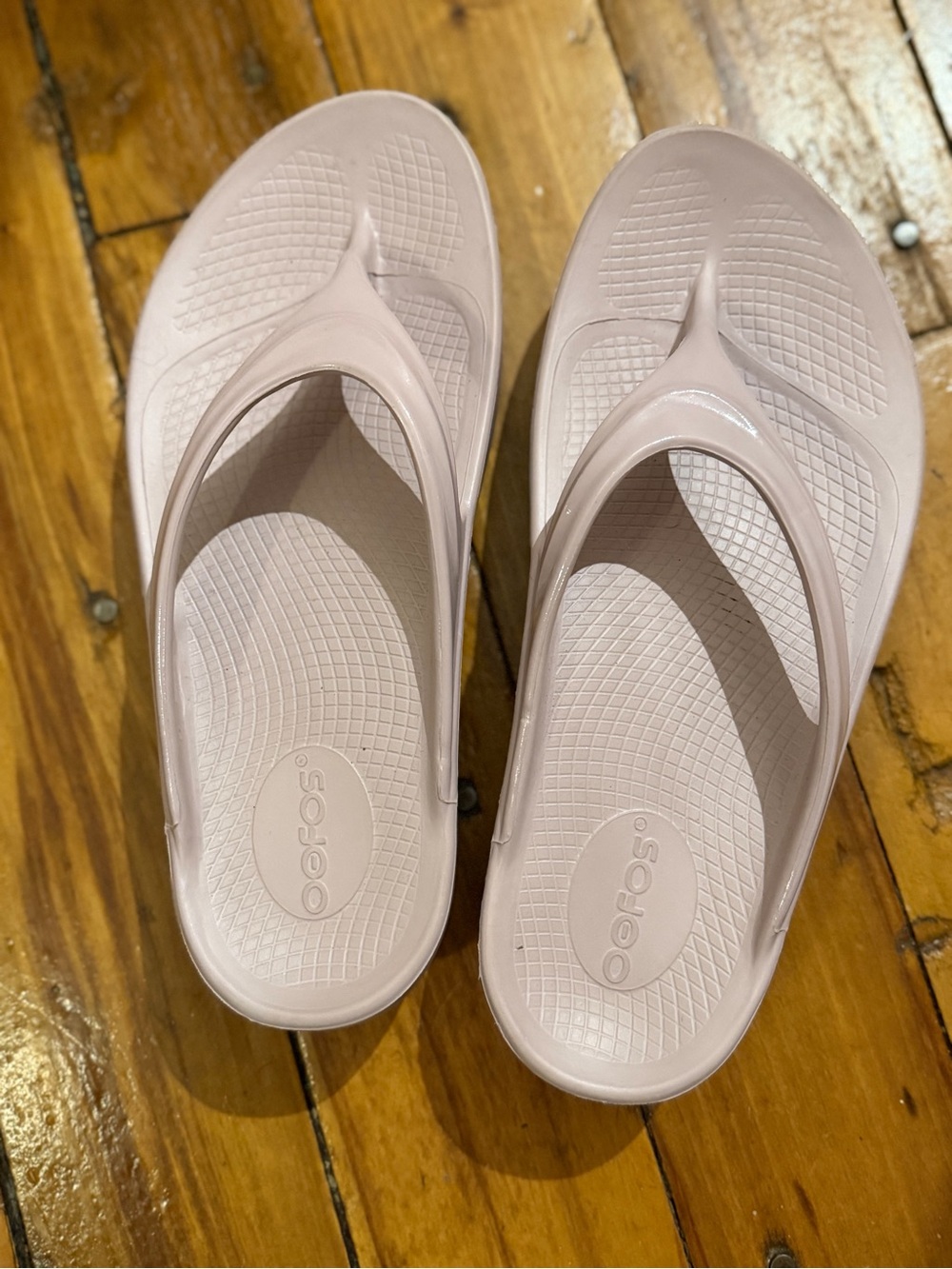 OOFOS OOriginal Recovery Thong Sandals in Blush Pink, Size 7